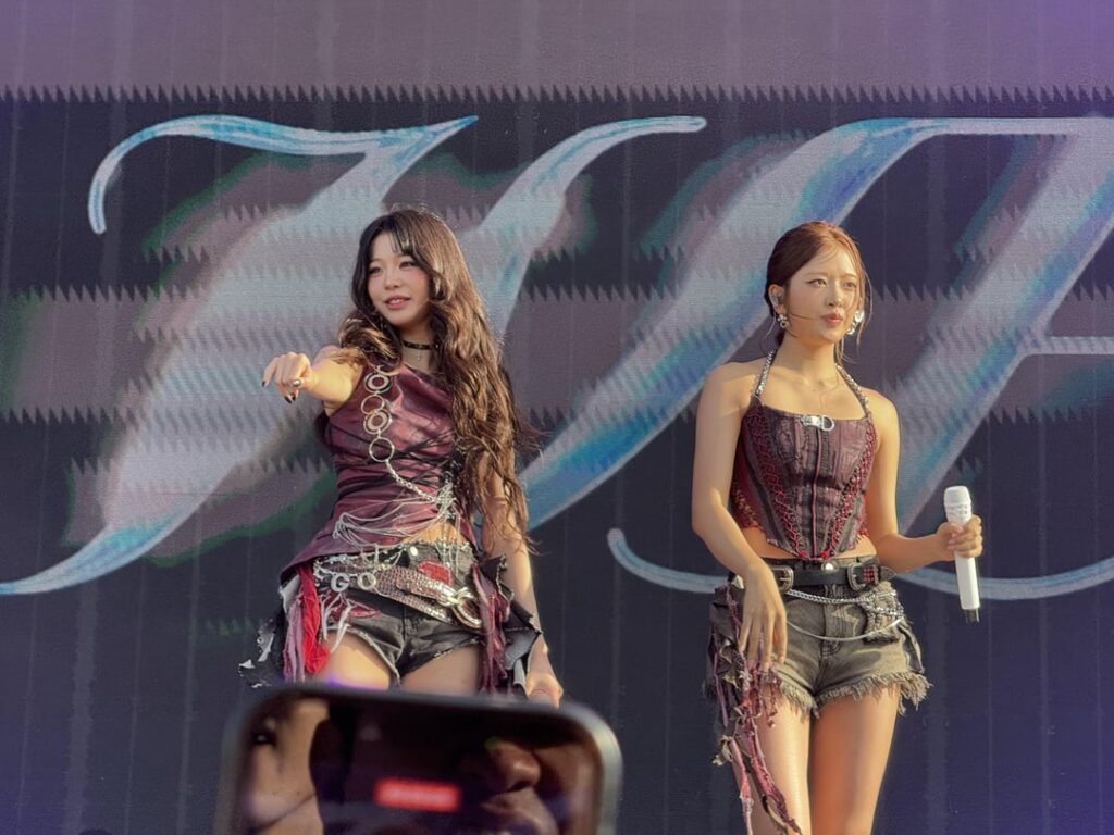 250720 Ive Lollapalooza Paris 2025 صور