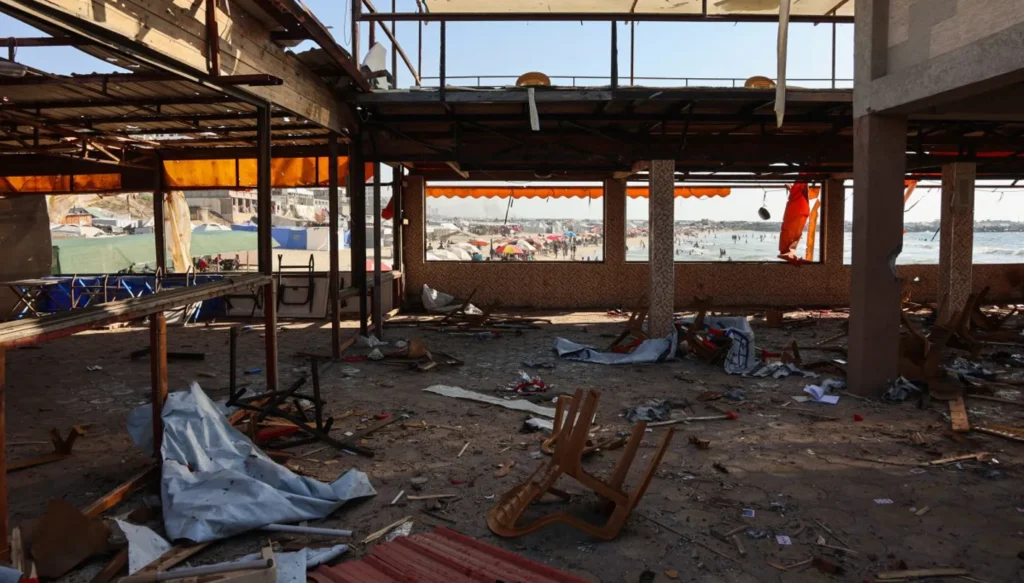 الغارديان: إسرائيل استخدمت قنبلة وزنها 500 رطل في هجومها على مقهى الشاطئ بغزة