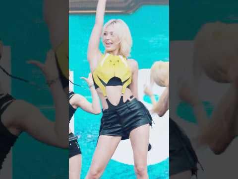 Jeon Somi - Extra (Song Preview) @ 2025 Waterbomb Seoul (250705)