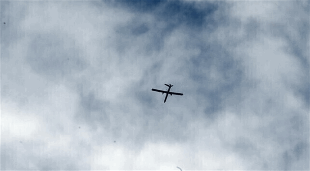 في الجنوب.. قنبلة اسرائيلية على مجسم يا حسين! (صورة) في الجنوب.. قنبلة اسرائيلية على مجسم "يا حسين"! (صورة)