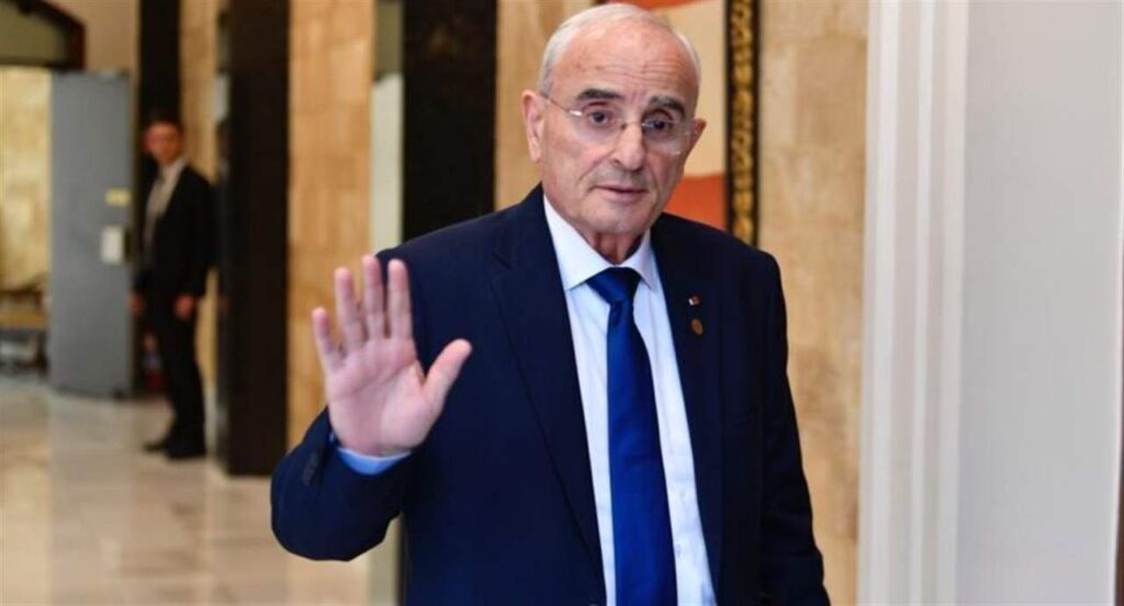 ملف الموقوفين السوريين بعهدة وزير الدفاع!