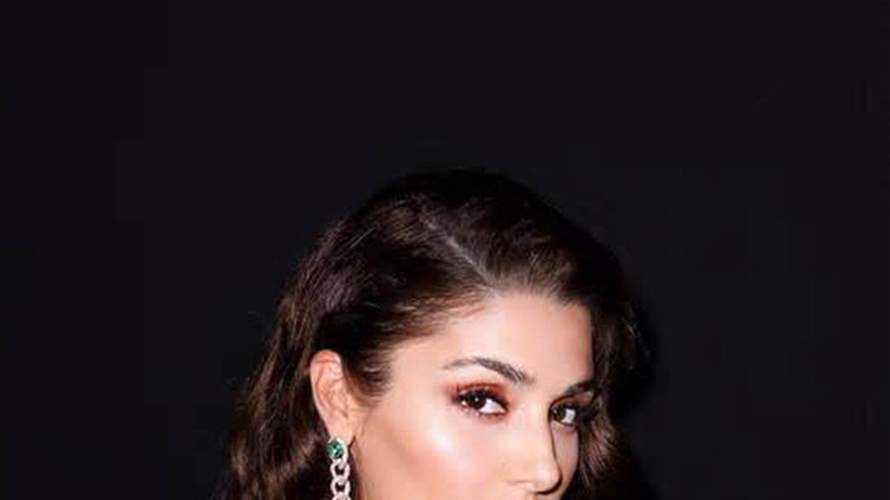 "ليلة مليئة بالحب"… هاندا أرتشيل تخطف الأنظار بجمالها ورسالة للثنائي سيليو وزين صعب (صور وفيديو) – LBCI Lebanon "ليلة مليئة بالحب"... هاندا أرتشيل تخطف الأنظار بجمالها ورسالة للثنائي سيليو وزين صعب (صور وفيديو) - LBCI Lebanon