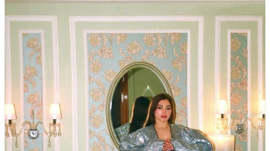 "تحت أضواء جدة"... هيفاء وهبي تخطف الأنظار بإطلالة بيضاء (صور) - LBCI Lebanon