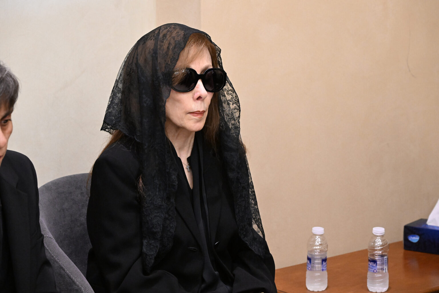 ظهور استثنائي لفيروز في وداع نجلها زياد الرحباني | فن ظهور استثنائي لفيروز في وداع نجلها زياد الرحباني | فن