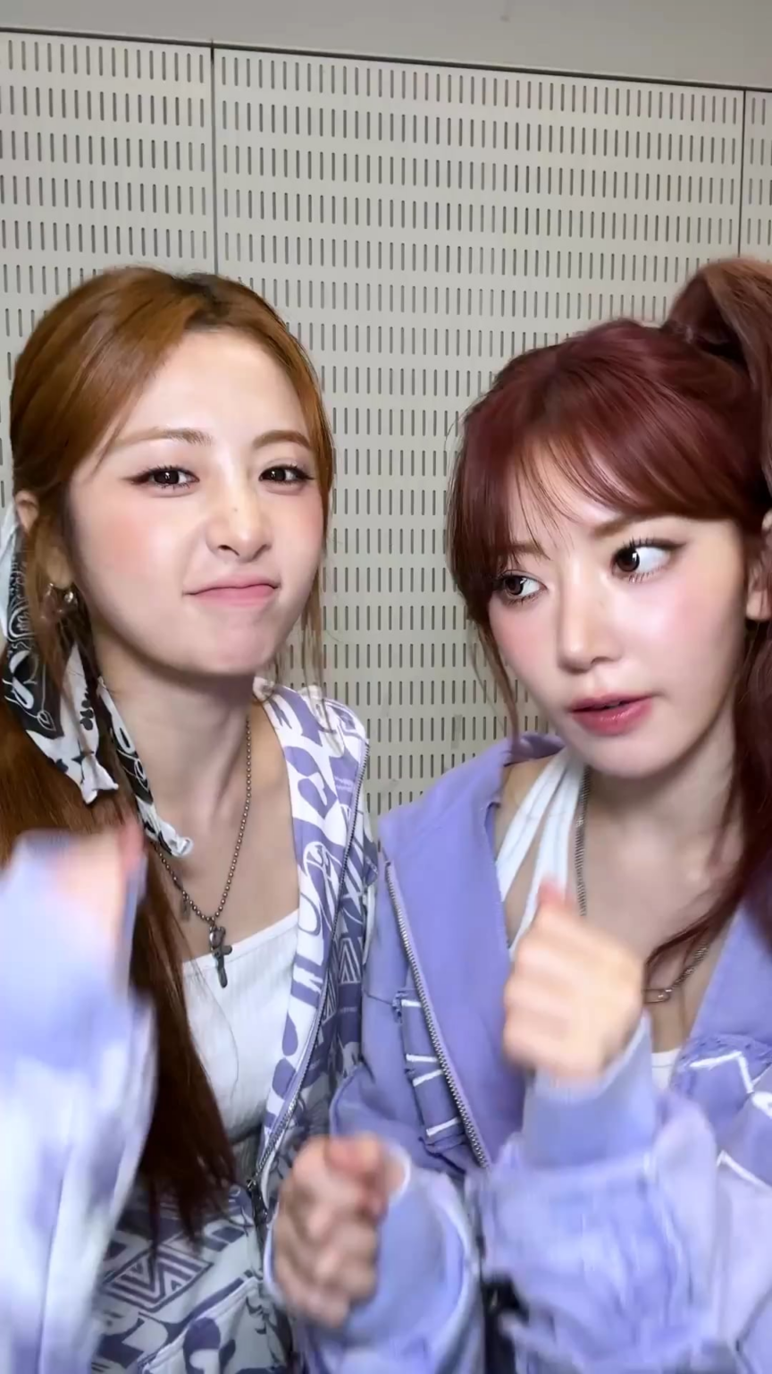 250701 le sserafim tiktok تحديث مع Miyawaki Sakura & Huh Yunjin - أنا تلك الفتاة 👯‍♀