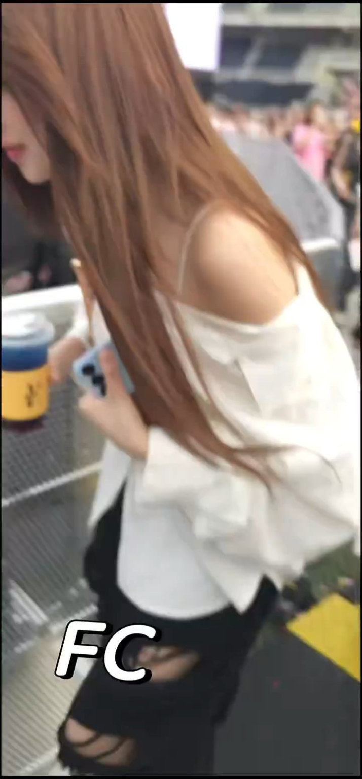 250706 LE SSERAFIM @ Blackpink World Tour  في Goyang D2