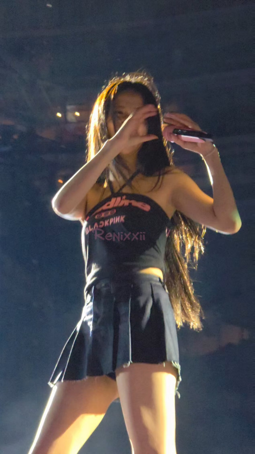 250719 جمال Jisoo غير واقعي عن قرب
