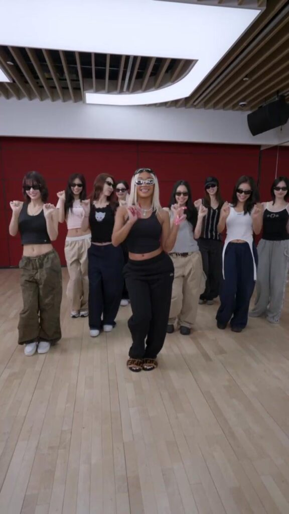 250726 Saweetie Tiktok Update - Superstars Ft. مرتين خارج 8/1