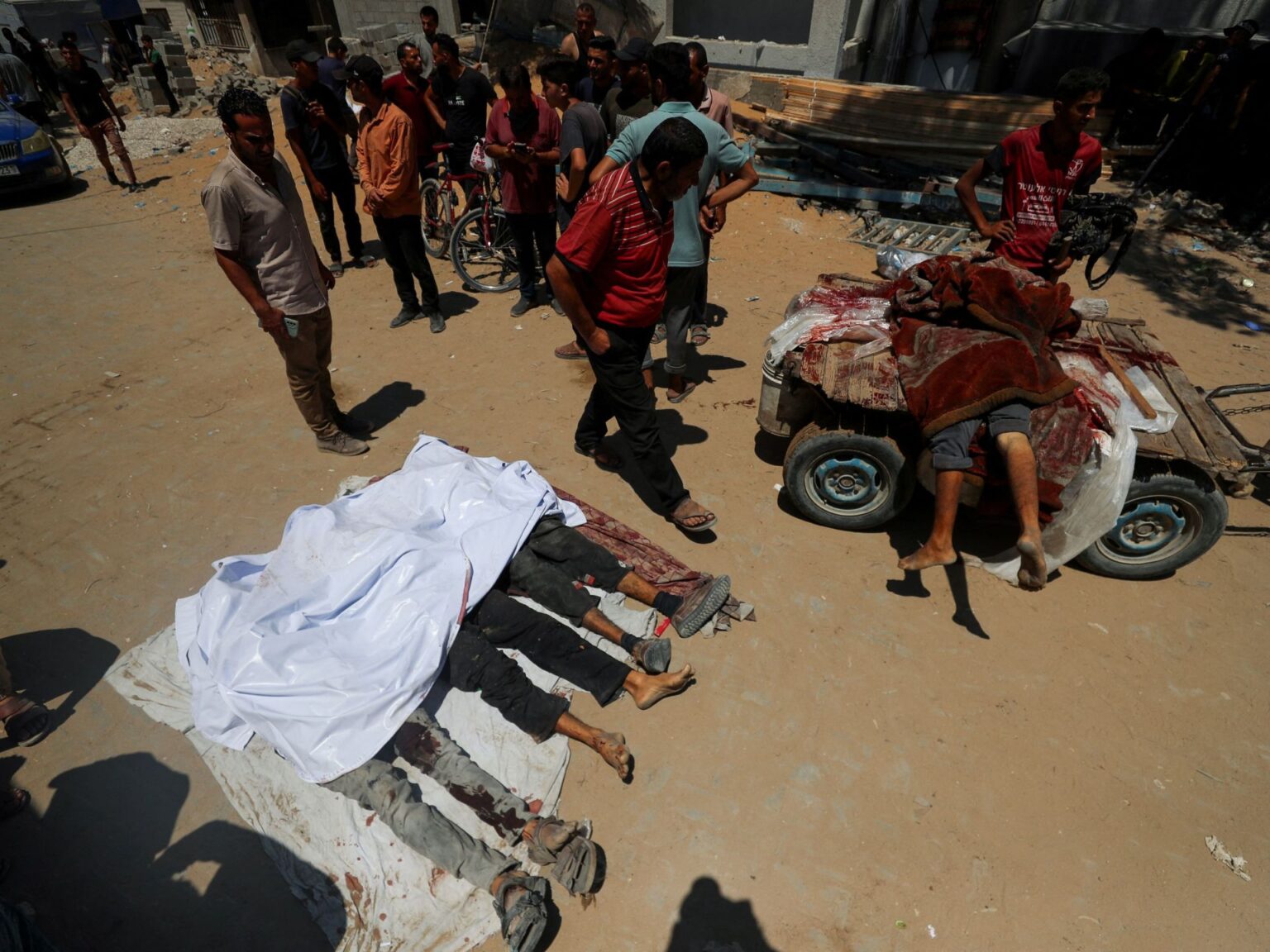 شهداء بقصف نازحين والاحتلال ينسف مباني شرقي مدينة غزة | أخبار شهداء بقصف نازحين والاحتلال ينسف مباني شرقي مدينة غزة | أخبار