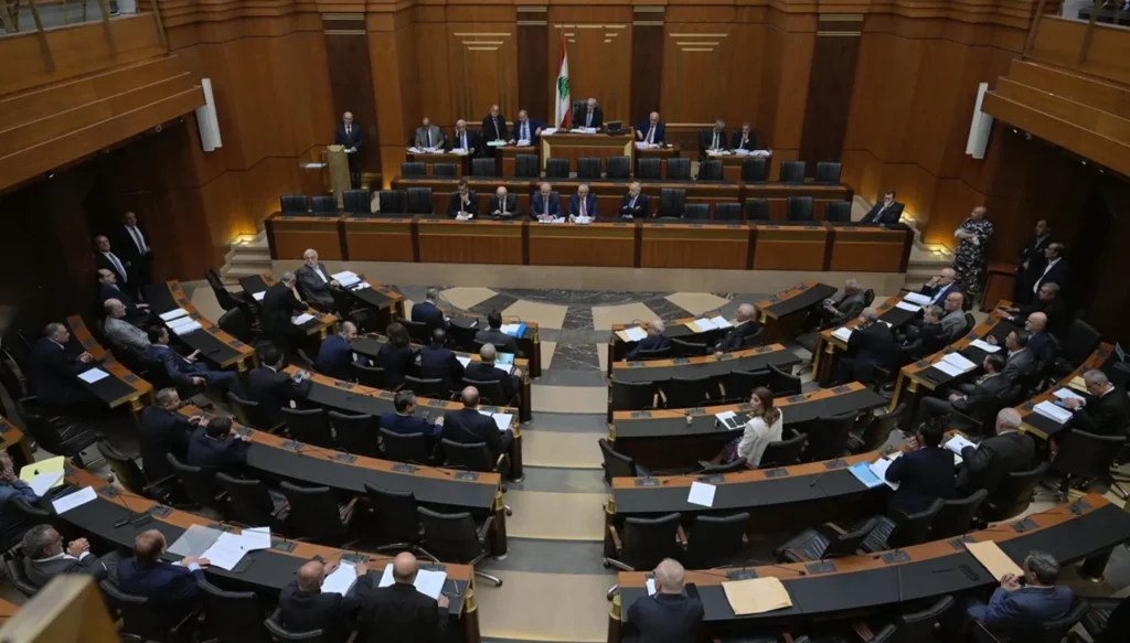مجلس النواب استكمل جلسته التشريعية... إقرار منحة مالية شهرية للعسكريين والمتقاعدين ومشاريع قوانين أخرى (صور)
