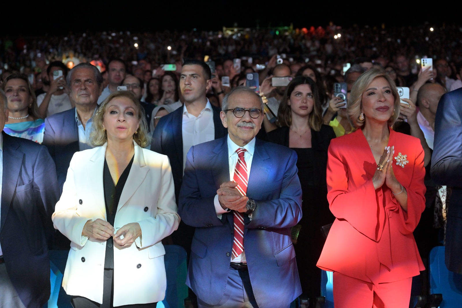 السيدة الأولى نعمت عون ورئيس الحكومة نوّاف سلام وزوجته سحر بعاصيري (الصورة: نبيل اسماعيل)