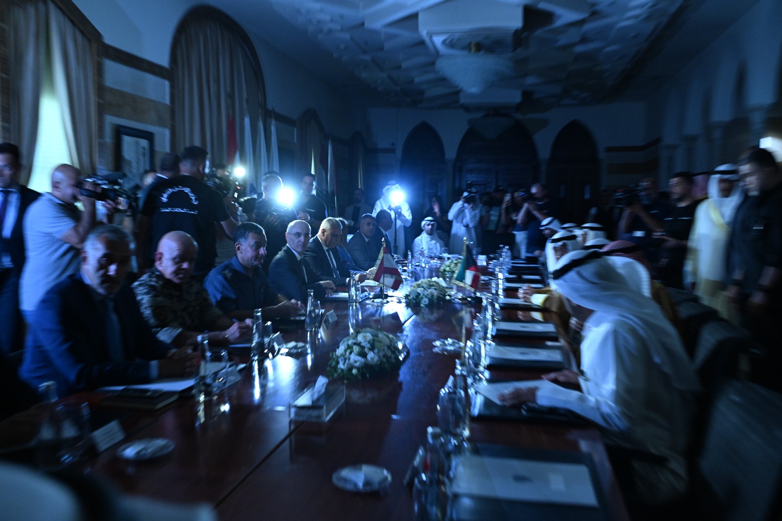 انقطاع الكهرباء خلال الاجتماع في وزارة الداخلية مع الوفد الكويتي (حسام شبارو). 