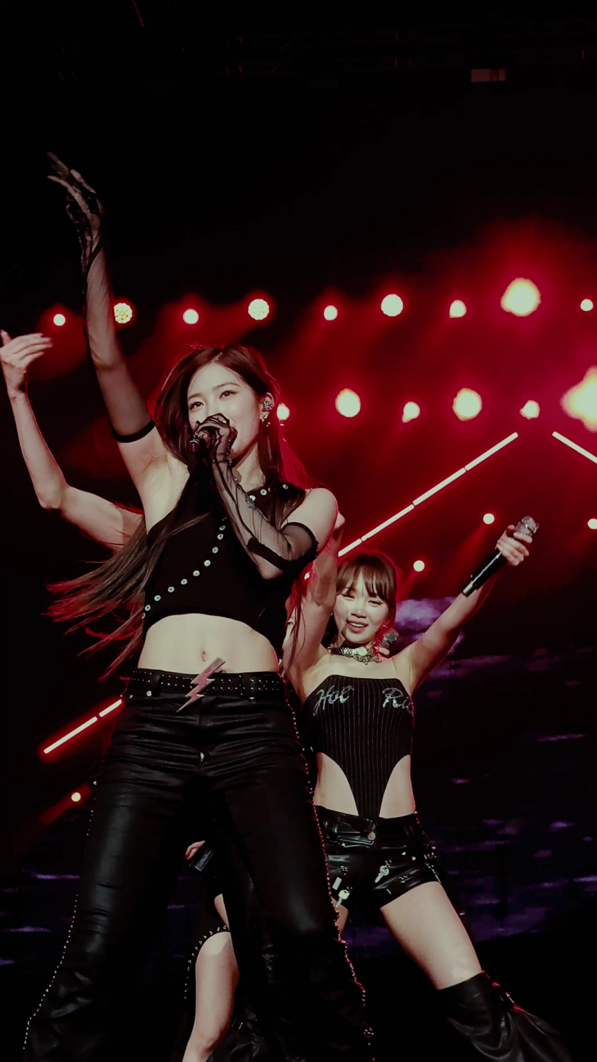 250727 Le Sserafim Tiktok Update (2) - يمكننا كسره ، هونغ كونغ‼ @ 2025 le sserafim جولة "Easy Crazy Hot" في هونغ كونغ اليوم 2