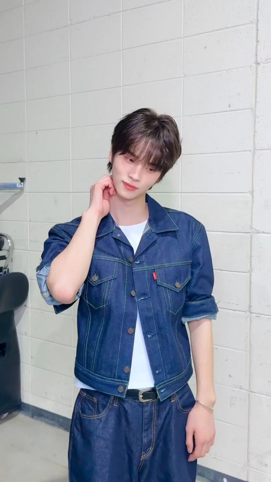 250703 Hong Eunchae مع TWS Shinyu - من الجيد رؤيتك مرة أخرى (تحدي الرقص)