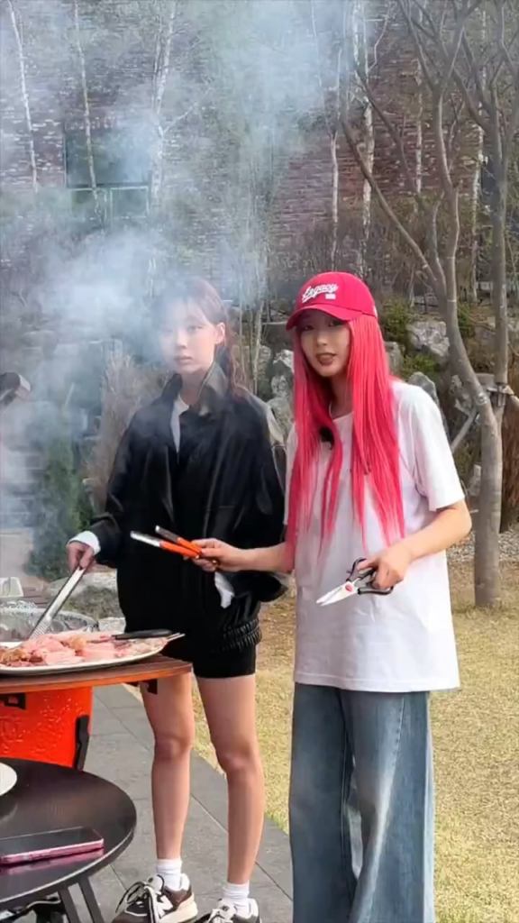 250710 AESPA Tiktok Update مع Giselle & Winter - Yum (๑ᵔ⤙ᵔ๑) Yum
