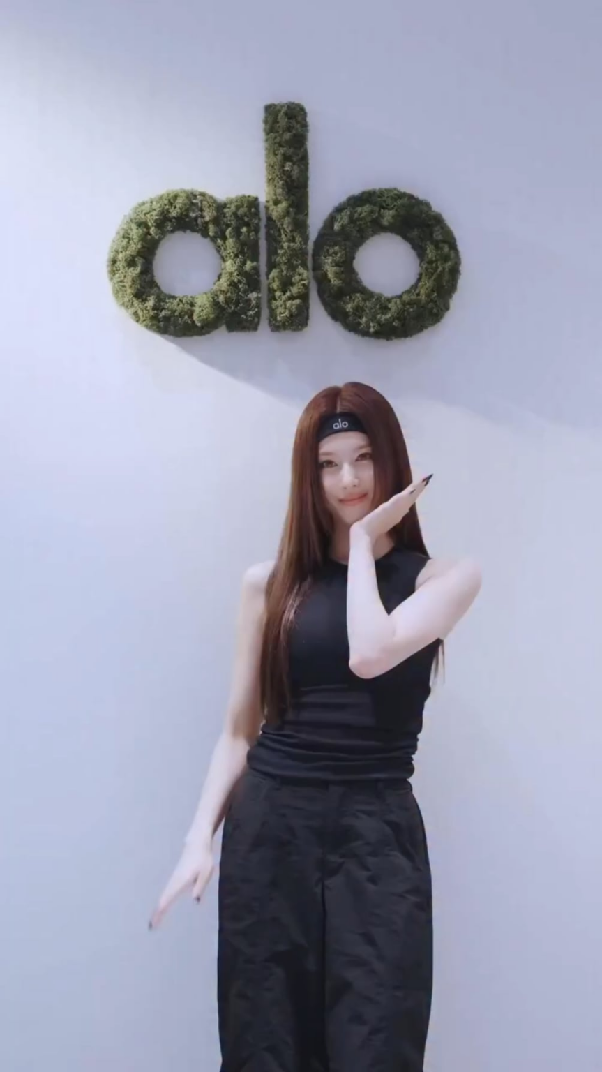 250710 alo seoul instagram update - @m.by__sana يزور متجر ألو دوسان الجديد