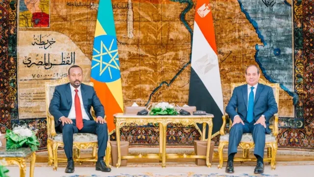 السياسي وآبي أحمد