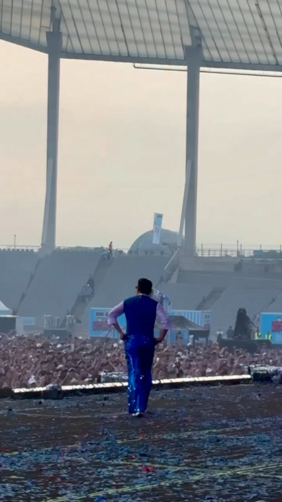 250702 تحديث Psy IG مع الورود