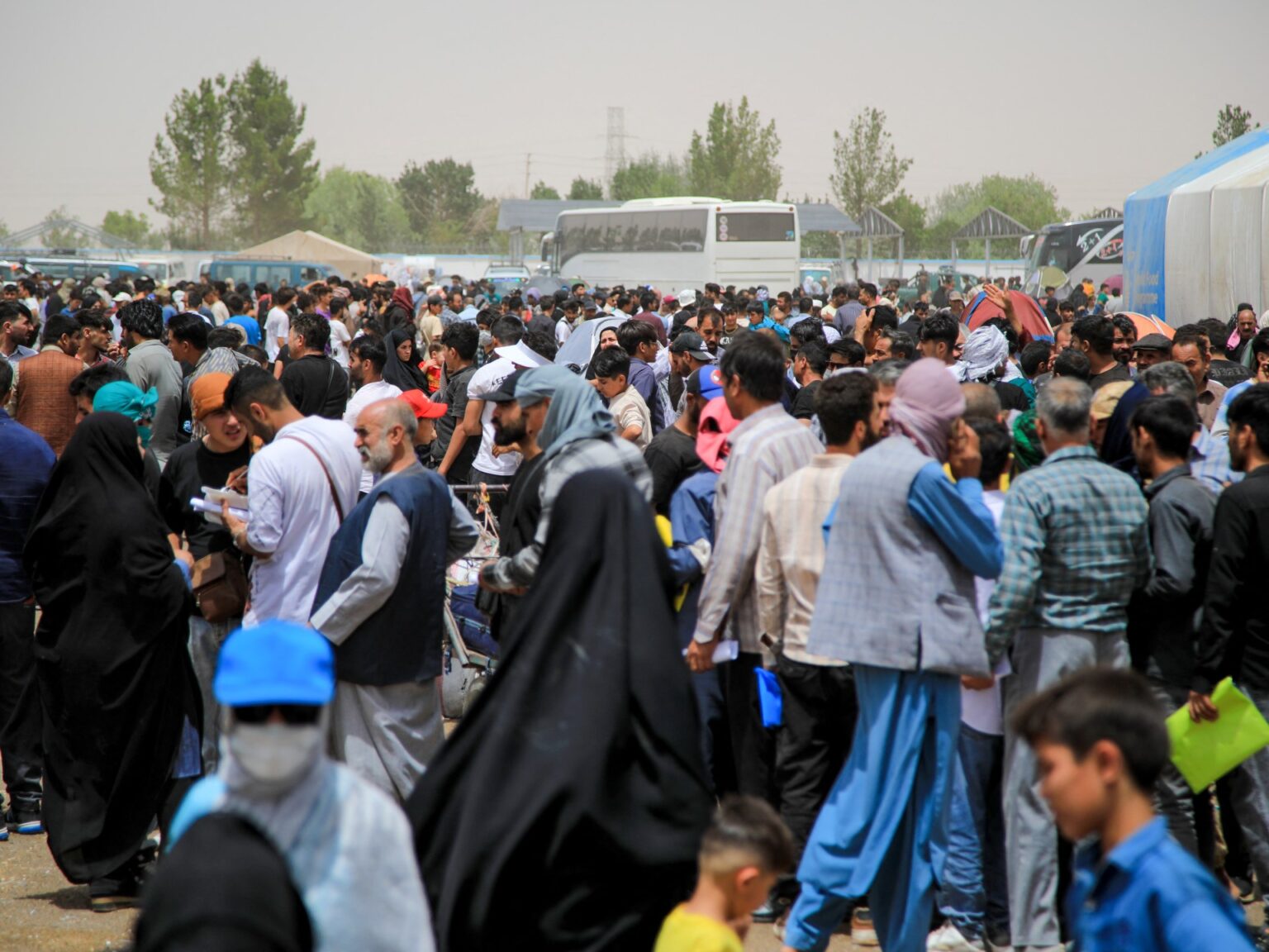 450 ألف لاجئ أفغاني عادوا من إيران خلال شهر | أخبار 450 ألف لاجئ أفغاني عادوا من إيران خلال شهر | أخبار