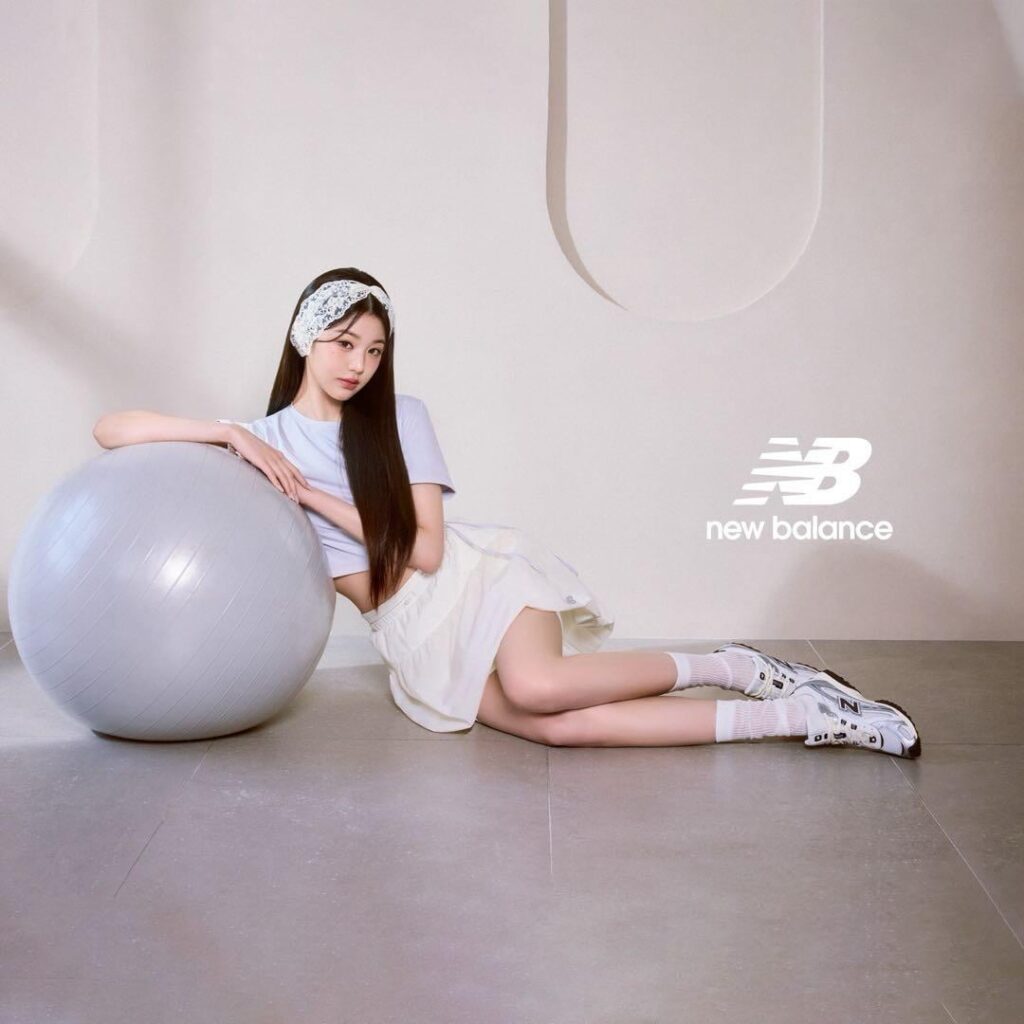 250704 Wonyoung - New Balance China (Weibo Cover Picture)