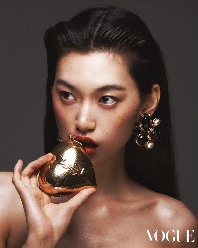 Weki Meki Kim Doyeon - Vogue Hong Kong (يوليو 2025 أغطية العدد + مصورة)