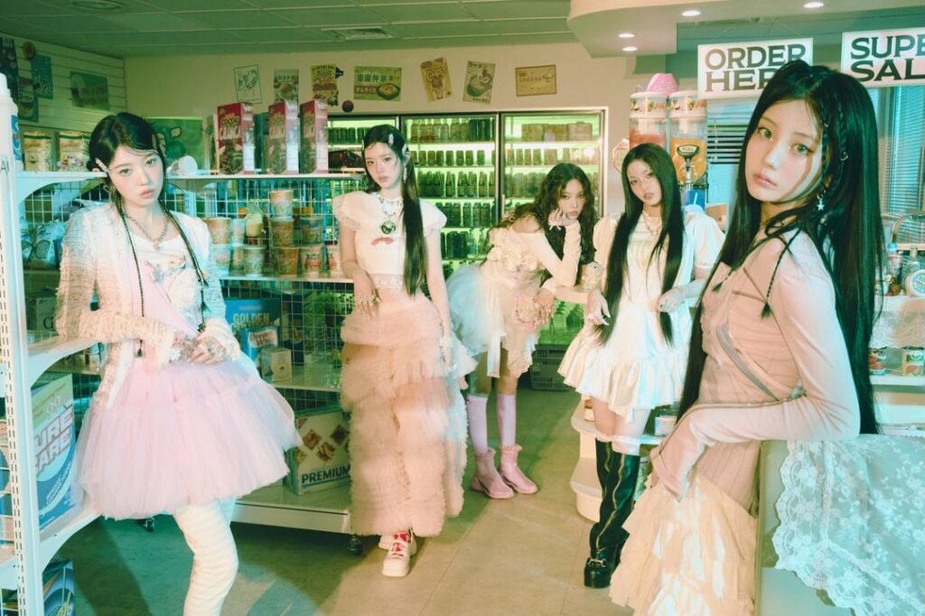 INLIT - اليابان 1st Single: Toki Yo Tomare (Concept Photo 2 - Night Out Ver.)