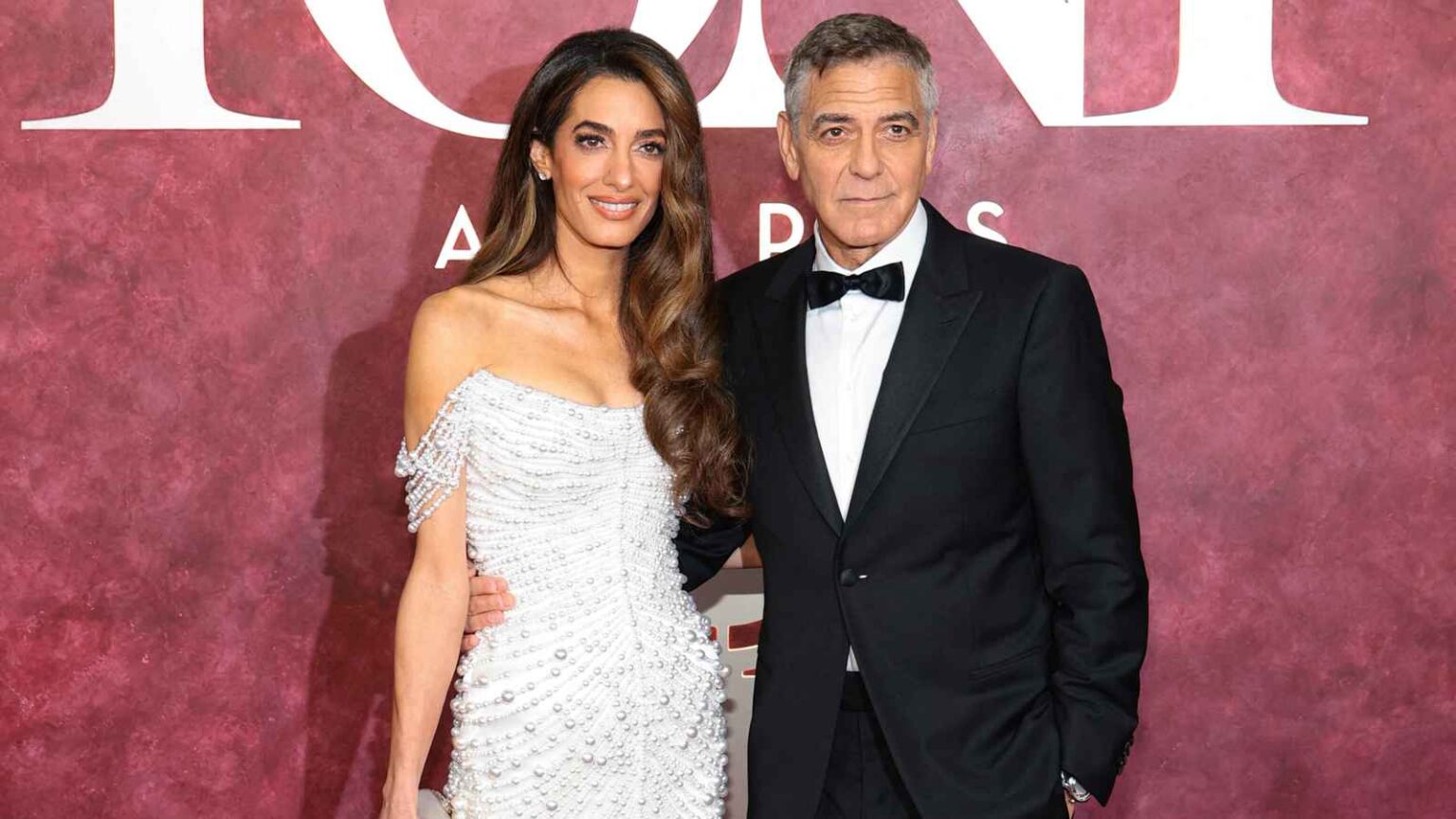 أمل كلوني تفرض قاعدة "غير متوقعة" على ضيوف منزلها – إرم نيوز أمل كلوني تفرض قاعدة "غير متوقعة" على ضيوف منزلها - إرم نيوز