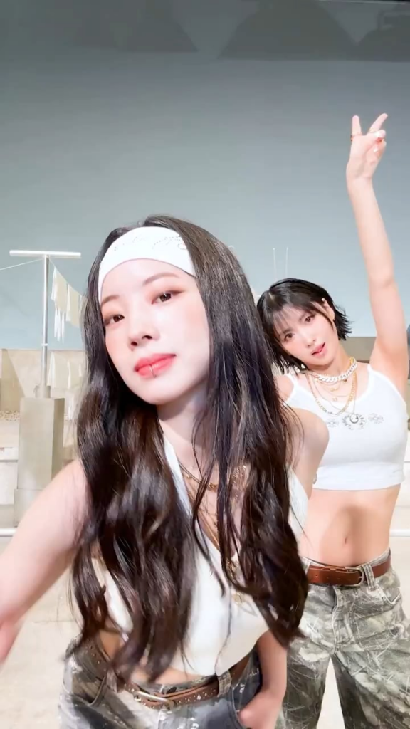 250714 تحديث Tiktok - نفس الشيء بالضبط 😲‼ ️ (Dahyun و Momo)