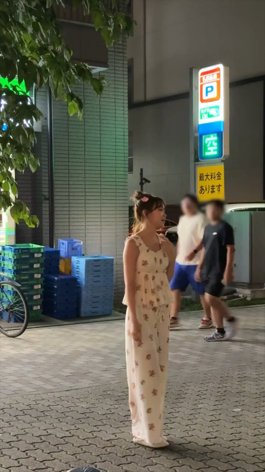 250706 Le Sserafim Tiktok Update with Kim Chaewon - ماذا حدث لـ Chaewon؟ حفلة بيجاما في وسط الشارع 💃