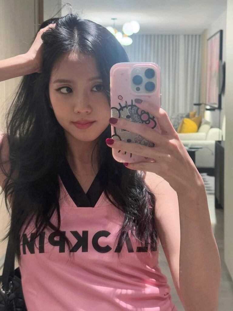 250726 تحديث JISOO IG