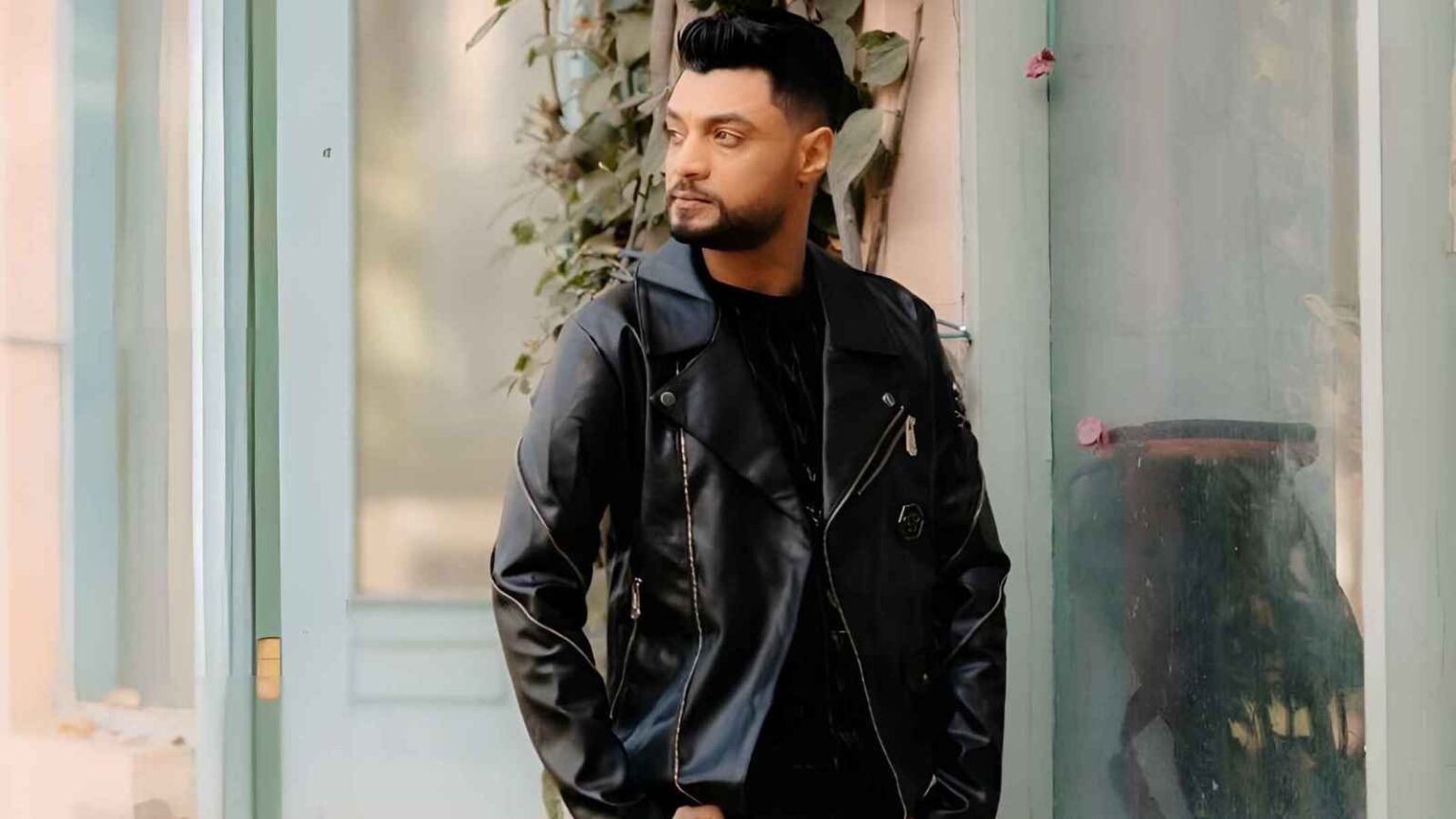 أثارت صدمة الوسط الفني.. وصية غريبة من أحمد عامر قبل رحيله - إرم نيوز