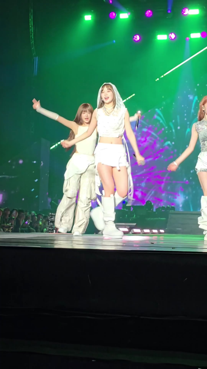 250720 le sserafim tiktok تحديث (2) - حتى نذهب إلى الهبوط‼ ️ @ 2025 le sserafim جولة 'Easy Crazy Hot' في Taipei Day 1