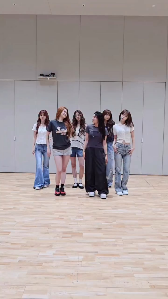 250721 Le Sserafim with Arden Cho - كيف يتم ذلك (Orig. Huntr/X من Netflix "Kpop Demon Hunters" - تحدي الرقص)