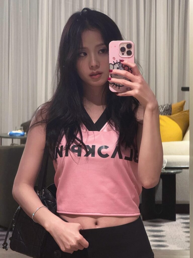 250728 تحديث Jisoo Weibo