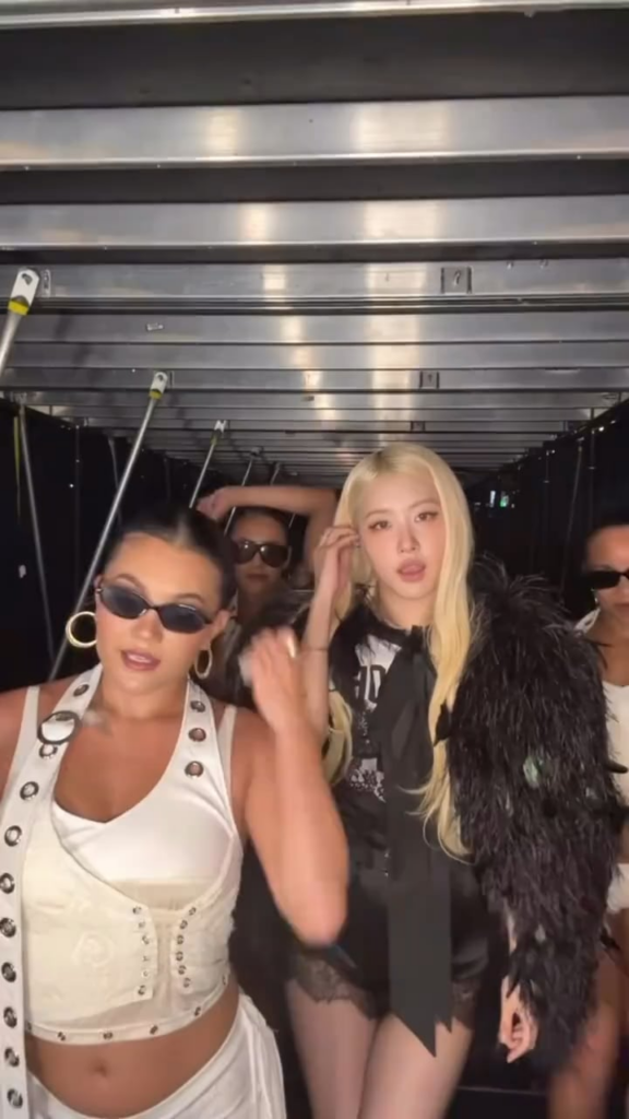 250727 تحديث Rosé Tiktok