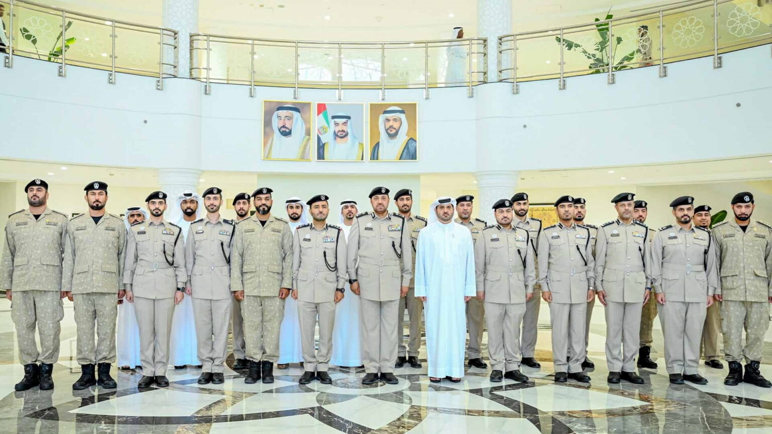 اللواء ابن عامر يكرم الفائزين بجائزة برنامج القيادة العامة للتميز