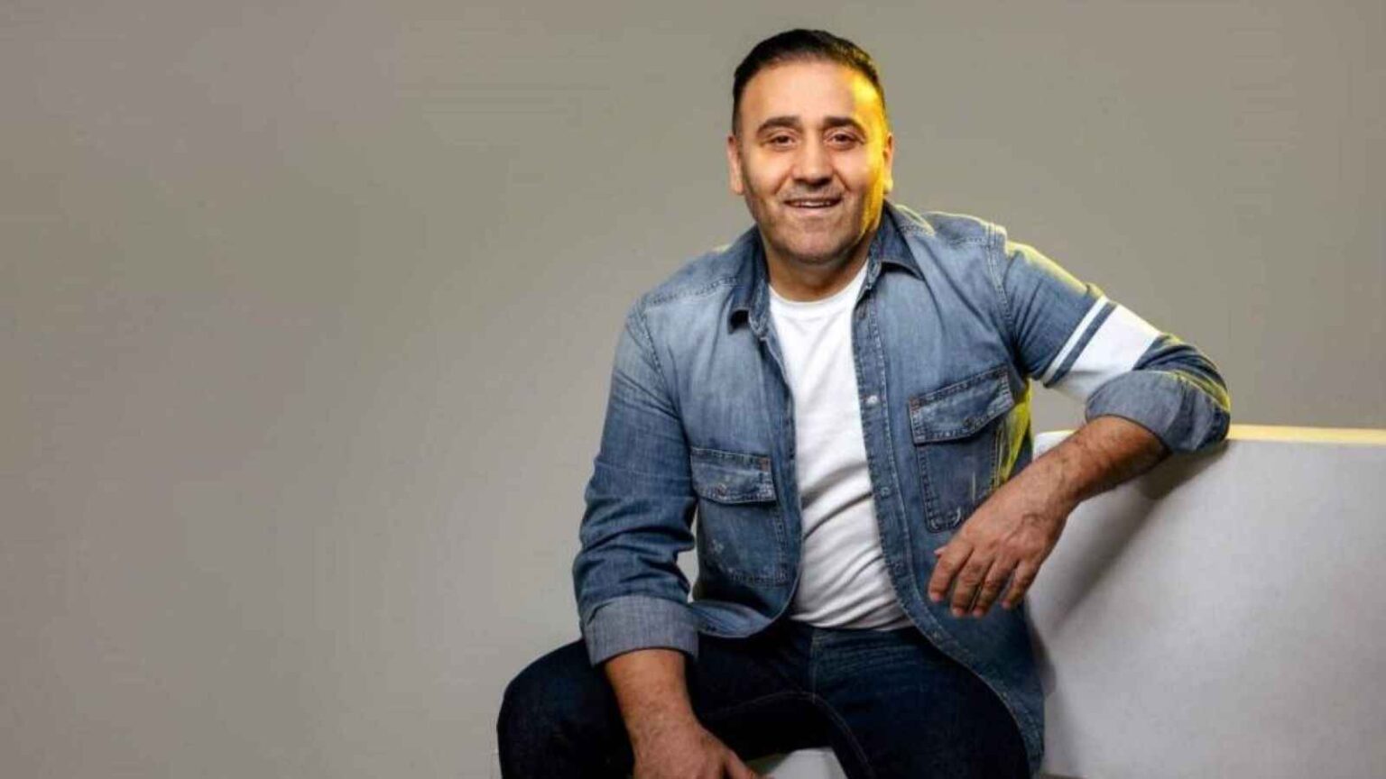 مجد القاسم: “تهمة ملفقة” أبعدتني عن سوريا 9 سنوات بسبب الإعلانات.. إبراهيم عيسى ينتقد أحمد حلمي (فيديو)