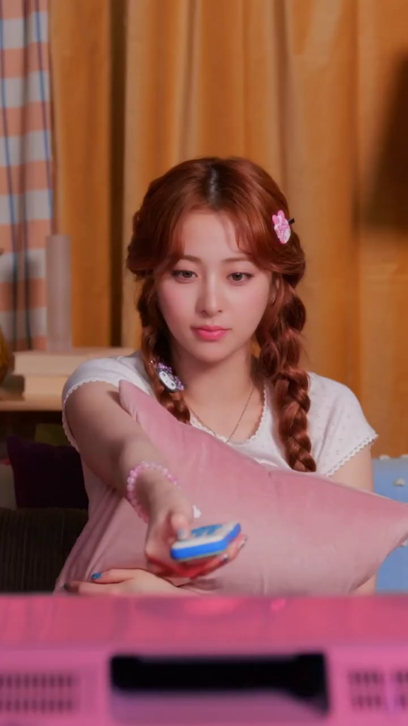 250713 تحديث Le Sserafim Tiktok - 𝙩𝙝𝙖𝙩'𝙨 𝙤𝙪𝙧 𝙠𝙞𝙣𝙙 𝙤𝙛 𝙠𝙖𝙬𝙖𝙞𝙞💌🧁