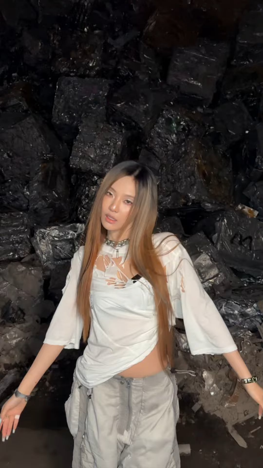 250705 تحديث AESPA Tiktok مع Ningning - العمل القذر ⛓