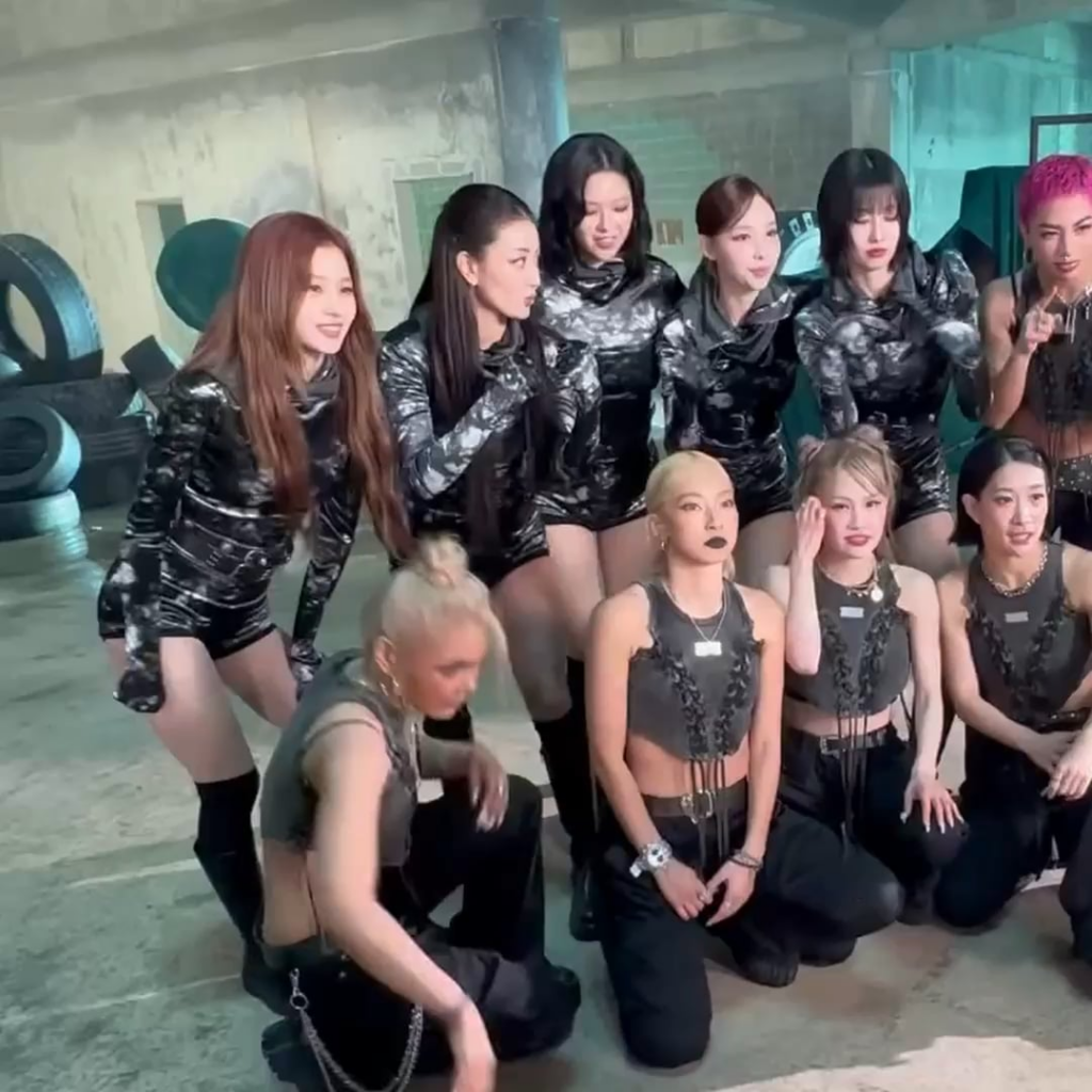 250702 - Hope ، Jihyo ، Jeongyeon ، Nayeon و Momo مع Ojo Gang