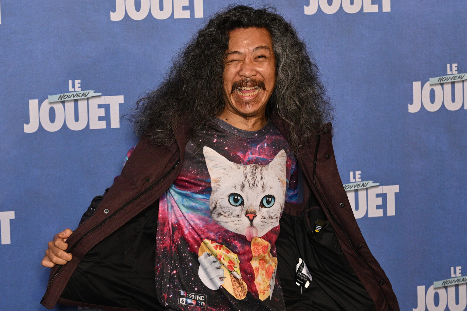 وفاة “الصيني المضحك” في باريس والسبب هاتفه النقال | أخبار وفاة "الصيني المضحك" في باريس والسبب هاتفه النقال | أخبار