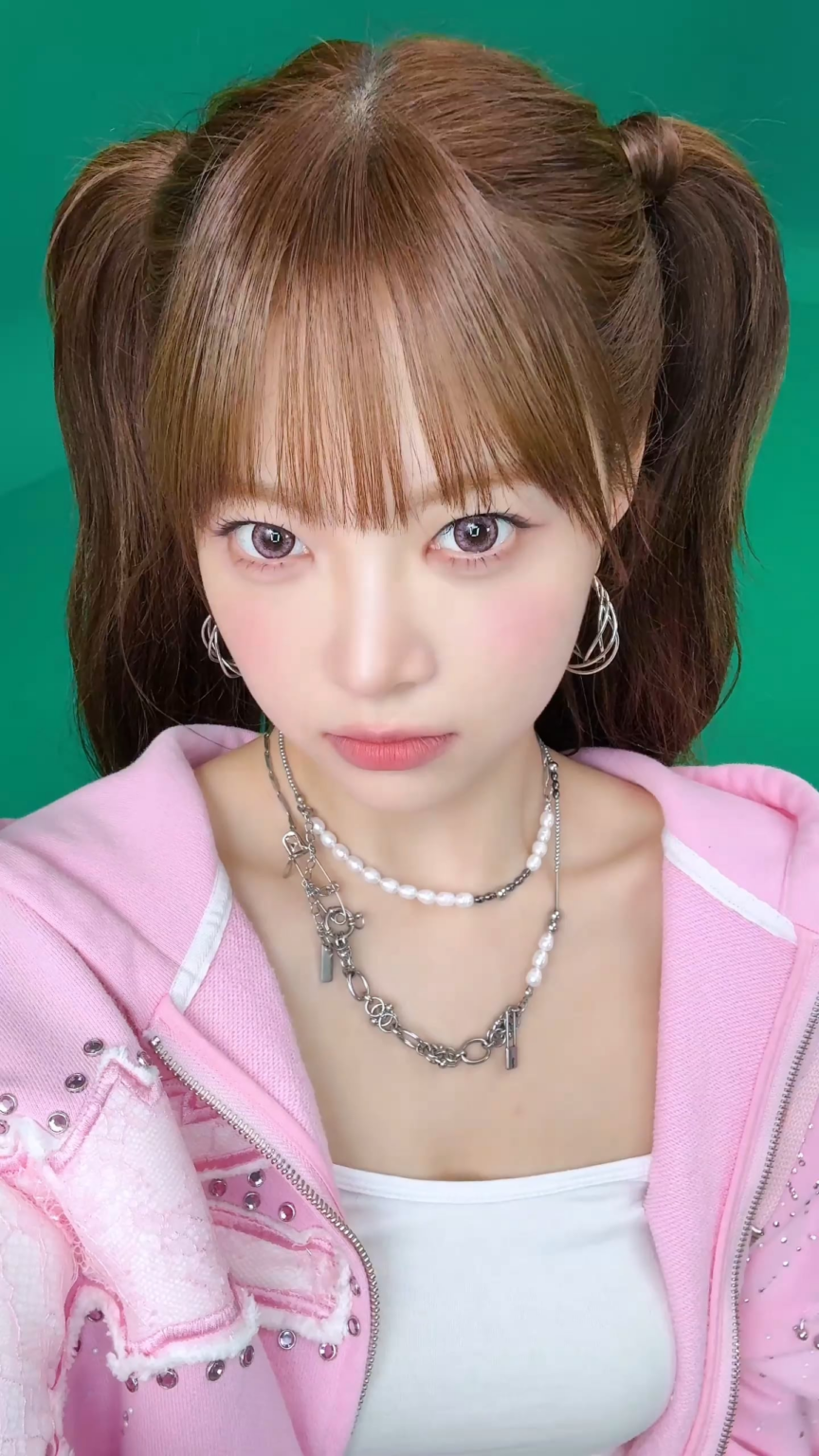 250717 Le Ssrafim Tiktok & Hong Election (2)