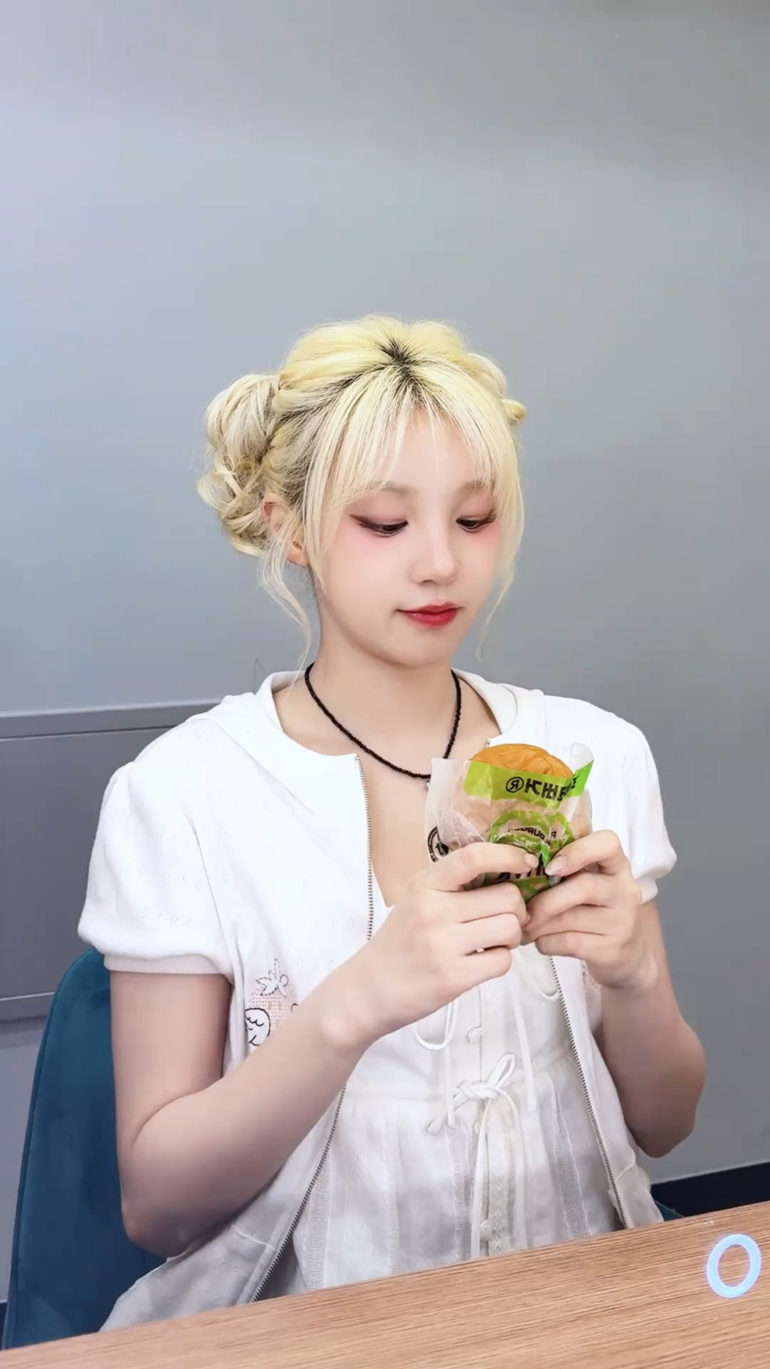 250708 تحديث Yuqi Douyin