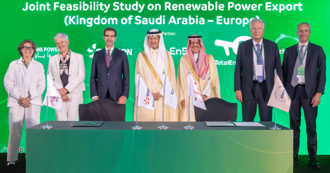 أكوا باور توقع اتفاقيات ومذكرات تفاهم في مجال تصدير الطاقة المتجددة والهيدروجين الأخضر إلى أوروبا