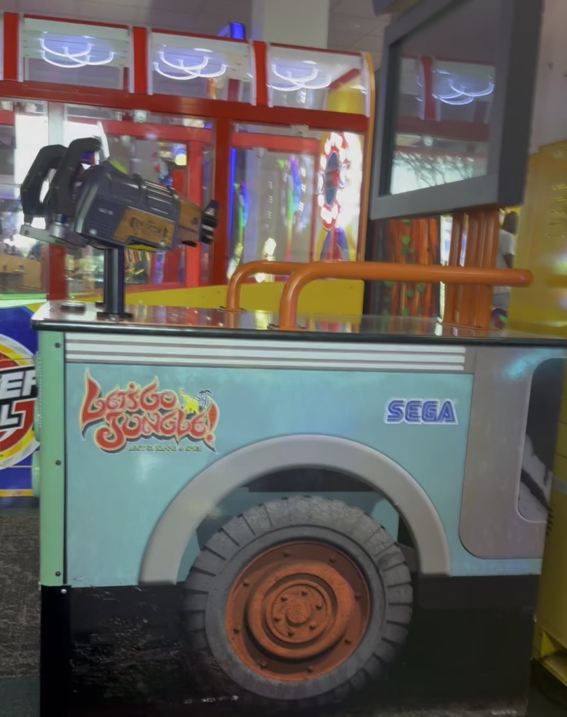 Newjeans في Chuck E. Cheese