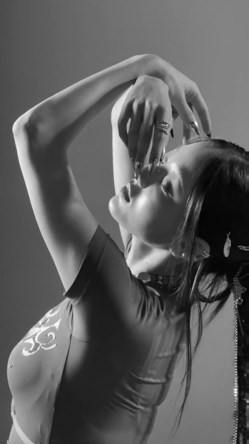 250718 Twitter Update - "مجرد عرض غير عادي 🎥"