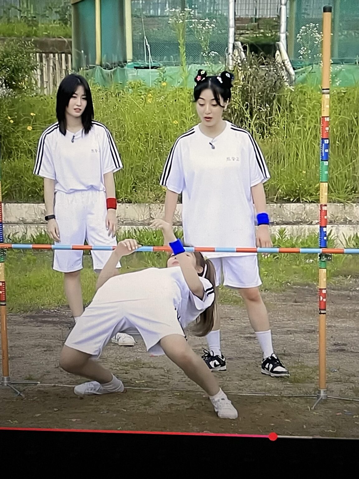 قوة Tzuyu السفلى والعليا الأساسية هي سخيف الجنون