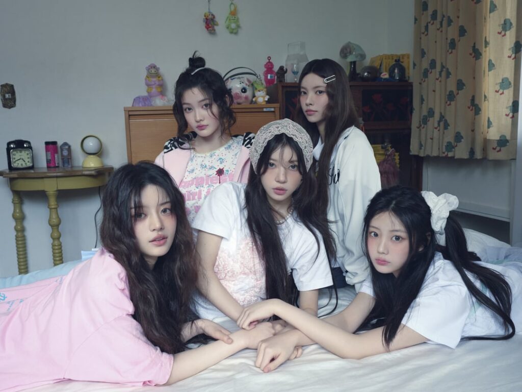 INLIT - اليابان 1st Single: Toki Yo Tomare (صورة مفهوم - المنزل لعب Ver.)