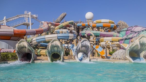 «ياس ووتروورلد».. تجارب مبتكرة لا تُفوّت لعشاق الماء والمغامرة صيفاً