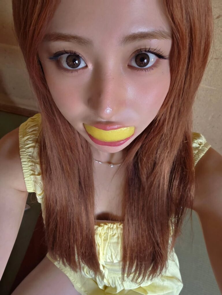 250715 Huh Yunjin Instagram Update Feat. Le Sserafim